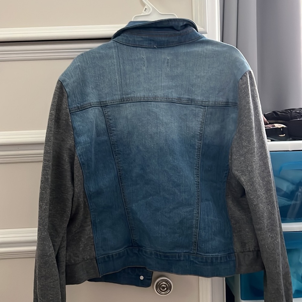 Cropped Jean Jacket - Picture 2 of 2